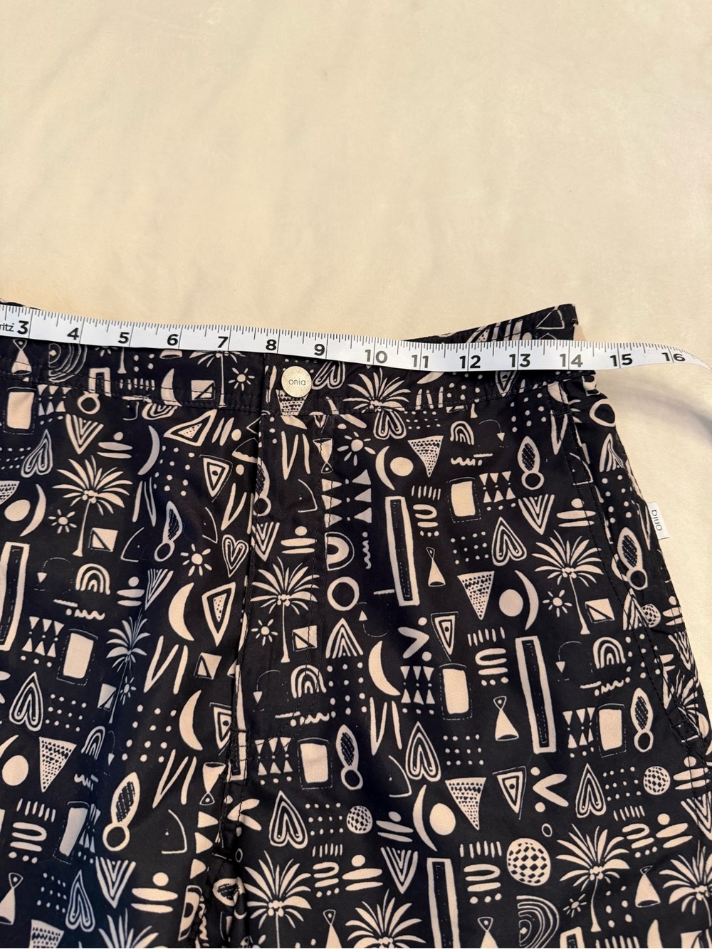 EUC! Onia The Calder Board Shorts Swim Trunks Black Tan Tribal Geo 7.5", sz S - Picture 11 of 12
